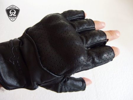 Motorcycle gloves