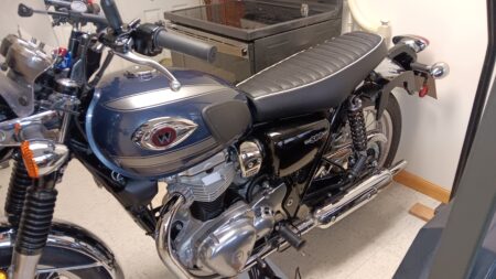 Kawasaki W650/W800 - Elite - Genuine Leather Seat 